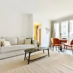 Charming Parisian Apartment In The Heart Of The 20Th Arrondissement