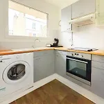 Charming Parisian Apartment In The Heart Of The 20Th Arrondissement