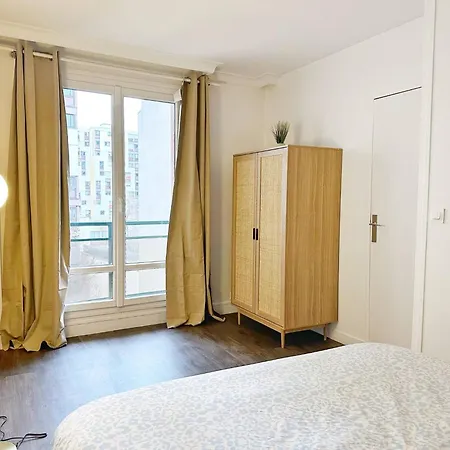 Charming Parisian In The Heart Of The 20th Arrondissement